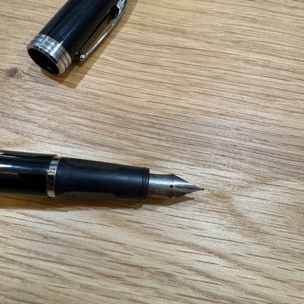 Sheaffer Fountain Pen Black with Chrome Trim Fine Nib Ink Window Fine Point